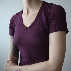 Lululemon Slim Fit V-Neck Tee